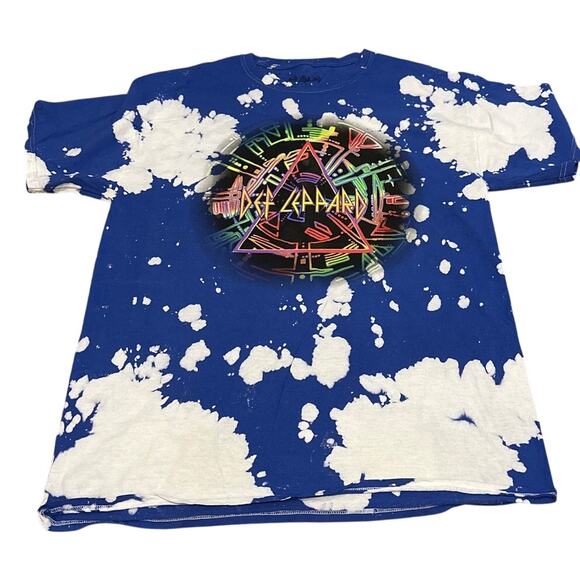 Def Leppard Graphic Print Tee Shirt Size MEDIUM New without tags - Picture 2 of 4